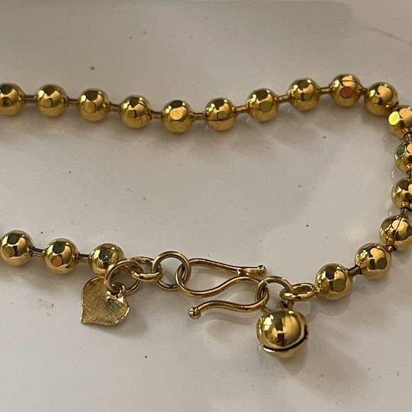 Gold color bracelet 8” long including clasp. - Picture 2 of 2